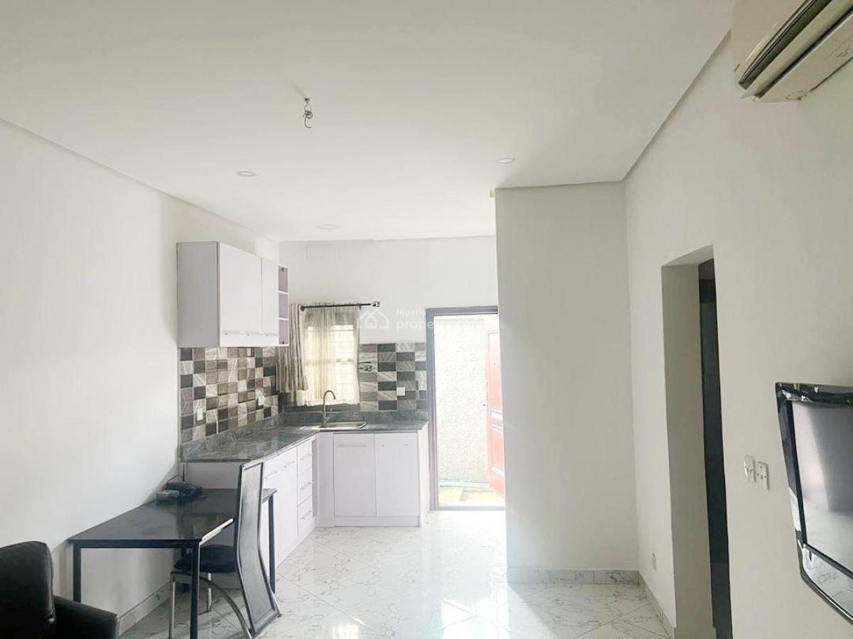 a Well Maintained Spacious 2 Bedroom Flat, Omole Phase 1, Ikeja, Lagos, Flat / Apartment for Rent