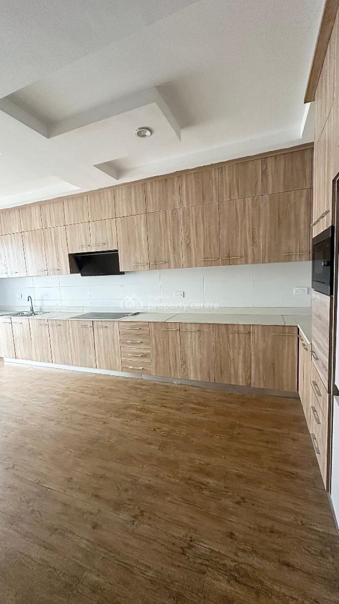 Classic  3bedroom Apartment, Lekki Phase 1, Lekki, Lagos, Block of Flats for Sale