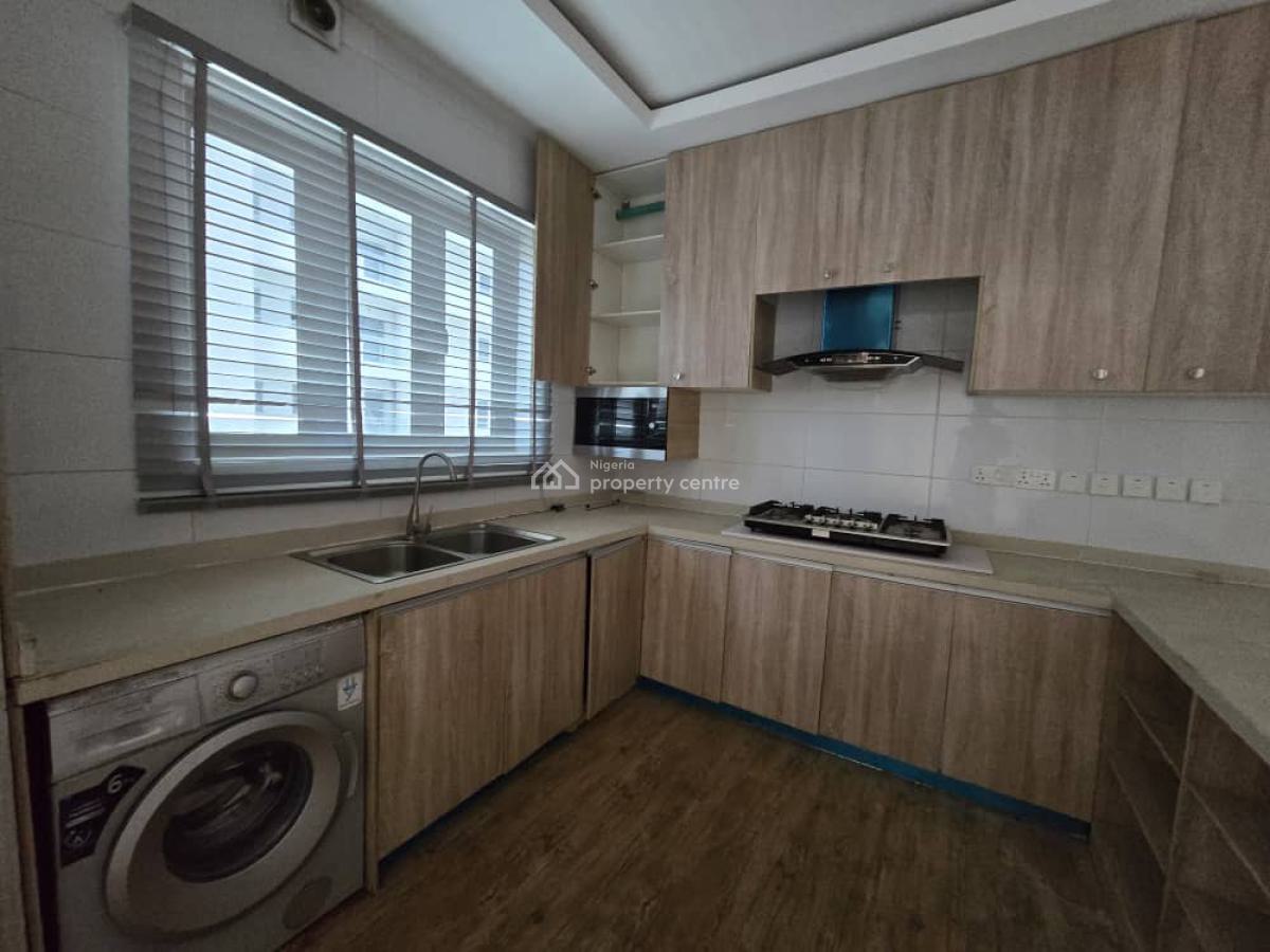 Luxury Built 2 Bedroom Apartment in a Secured Estate, Periwinkle Estate, Lekki Phase 1, Lekki, Lagos, Flat / Apartment for Rent
