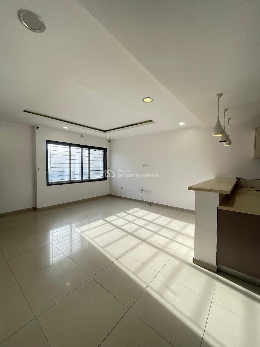 Beautifully Built 2 Bedroom Apartment in Prime Location, Osapa London, Lekki, Lagos, Block of Flats for Sale
