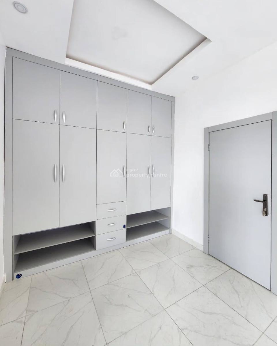 Corner Piece 6-bedrooms Stunning Triplex, Lekki, Lagos, House for Sale