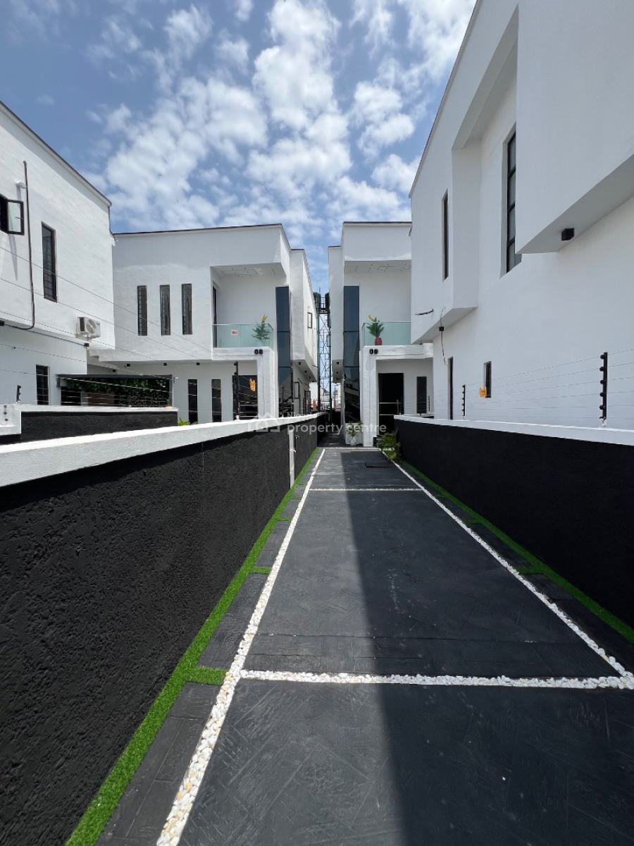 Perfect Family Haven - 4-bedroom Detached House with Bq, Ikota, Lekki, Lagos, Detached Duplex for Sale