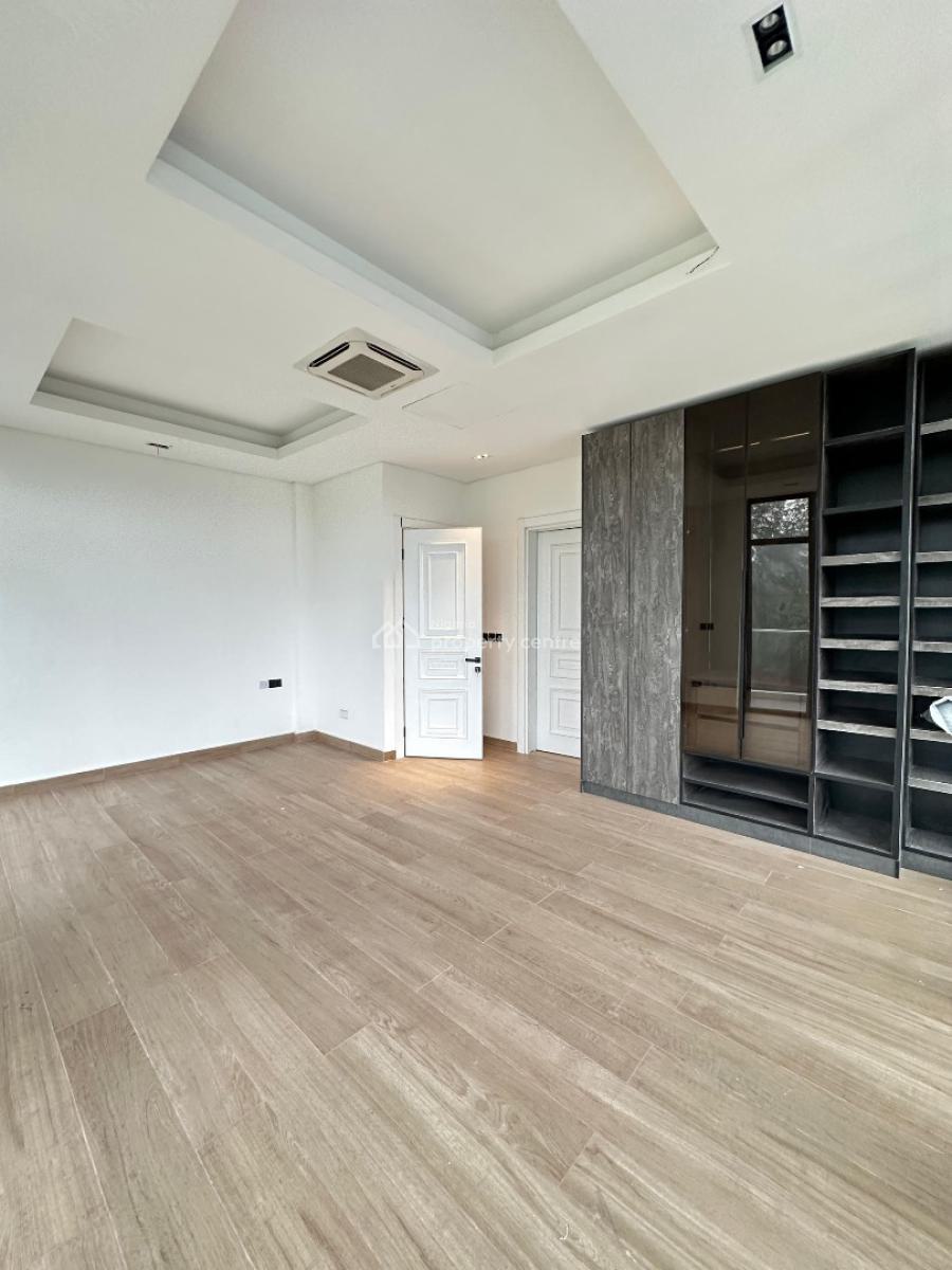 Exquisitely Detailed 3 Bedrooms Apartment with Swimming Pool, Stunningly Built Apartment with Pool, Elevator, Bq in an Estate, Banana Island, Ikoyi, Lagos, Block of Flats for Sale