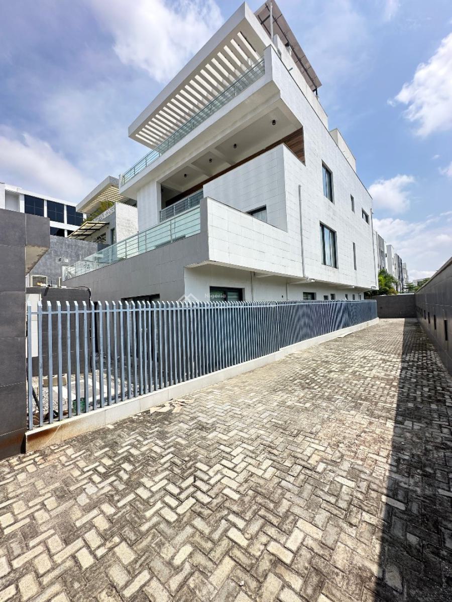 a Unique Waterfront Property of About 2500sqm of Land in a Mini Estate, Banana Island, Ikoyi, Lagos, Detached Duplex for Sale