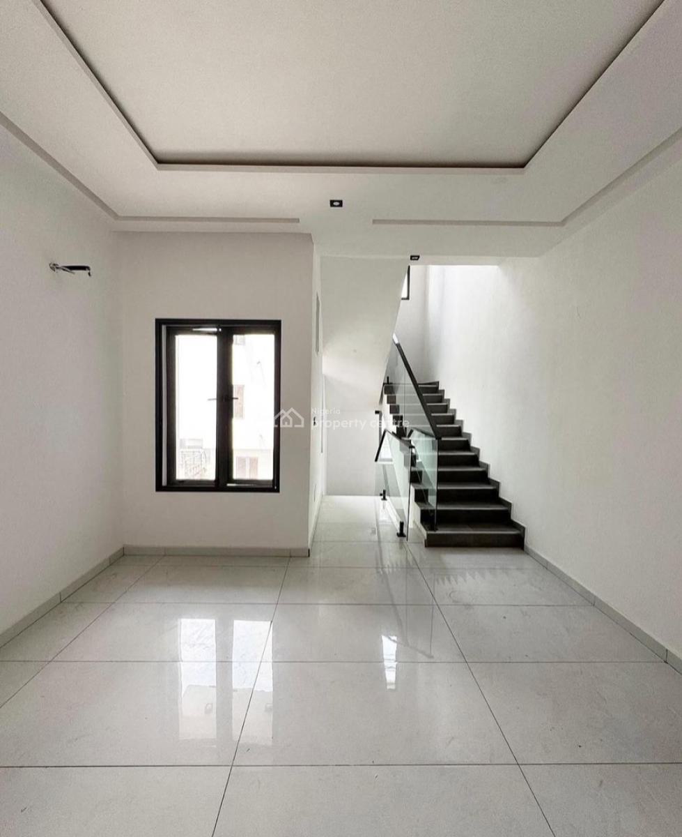 Spacious and Comes with a B Q, Lekki Phase 1, Lekki, Lagos, Terraced Duplex for Rent