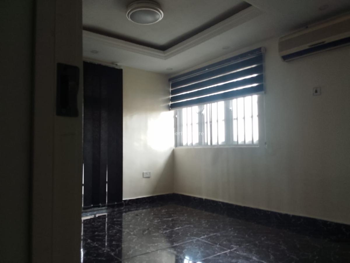 Well Renovated 3 Bedroom Flat in a Serene Environment, Yaba, Lagos, Flat / Apartment for Rent