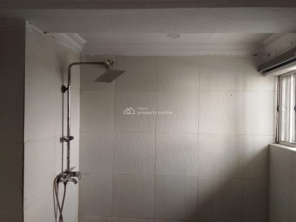 Well Renovated 3 Bedroom Flat in a Serene Environment, Yaba, Lagos, Flat / Apartment for Rent