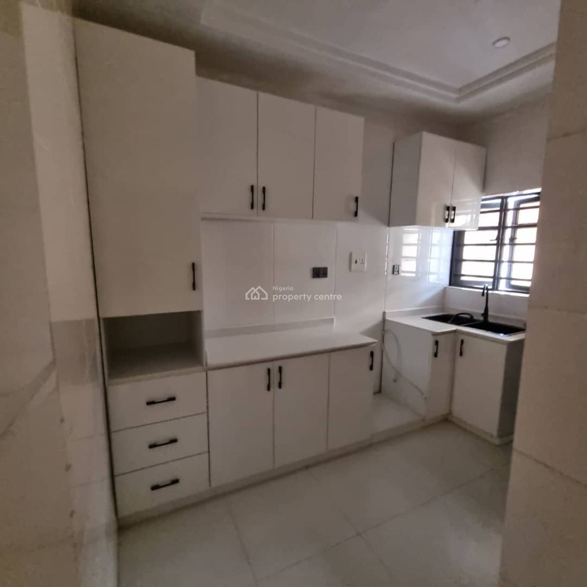 a Very Clean 2 Bedroom Flat, New Bodija, Ibadan, Oyo, Flat / Apartment for Rent