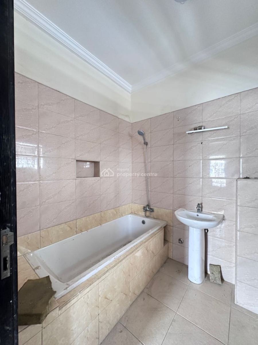 Luxurious 3 Bedroom Apartment in a Serene Location, Osapa, Lekki, Lagos, Flat / Apartment for Rent
