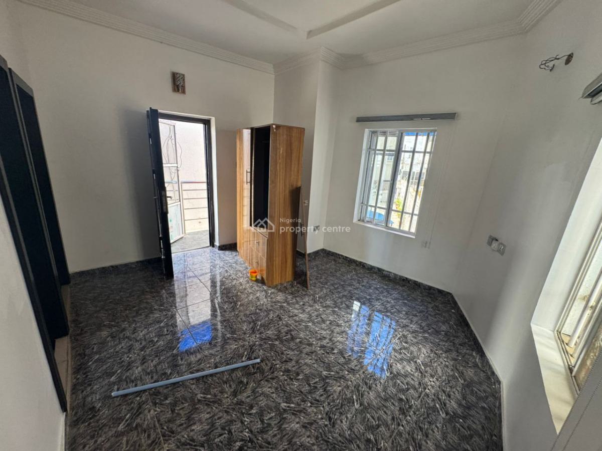 Luxury and Spacious Single Bedroom Self Contain (upstairs), Fully Serviced, Edmund Estate, Ologolo, Lekki, Lagos, Self Contain (single Rooms) for Rent