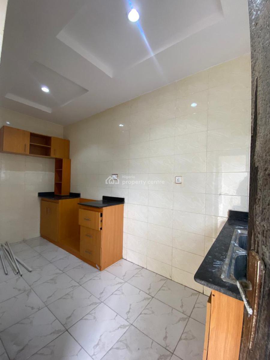 Luxury 2 Bedroom Flat  in a Secured Estate, Silver Point Estate, Badore, Ajah, Lagos, Flat / Apartment for Rent