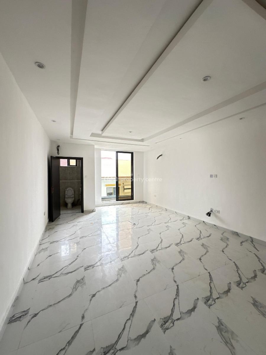Spacious 2 Bedroom Apartment with Elevator, Pool and Gym., Lekki Phase 1, Lekki, Lagos, Flat / Apartment for Sale