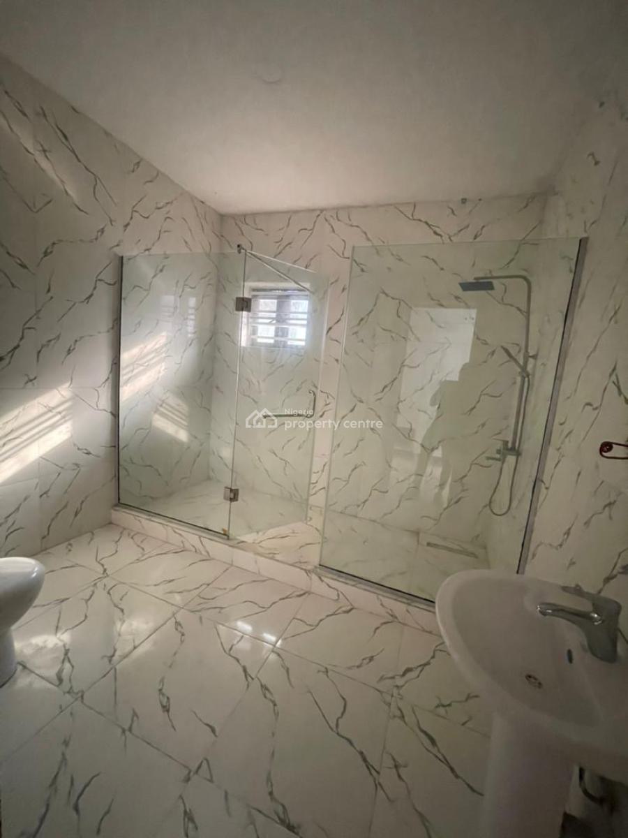 Clean and Very Spacious Masters Bedroom in a Shared Apartment, Orchid Road, Lekki, Lagos, Self Contain (single Rooms) for Rent