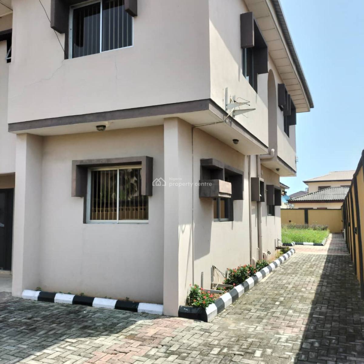 4 Bedrooms Semi Detached House with in-built Bq, Study Room Gated House, Femi Okunun Estate, Lekki, Lagos, Semi-detached Duplex for Rent