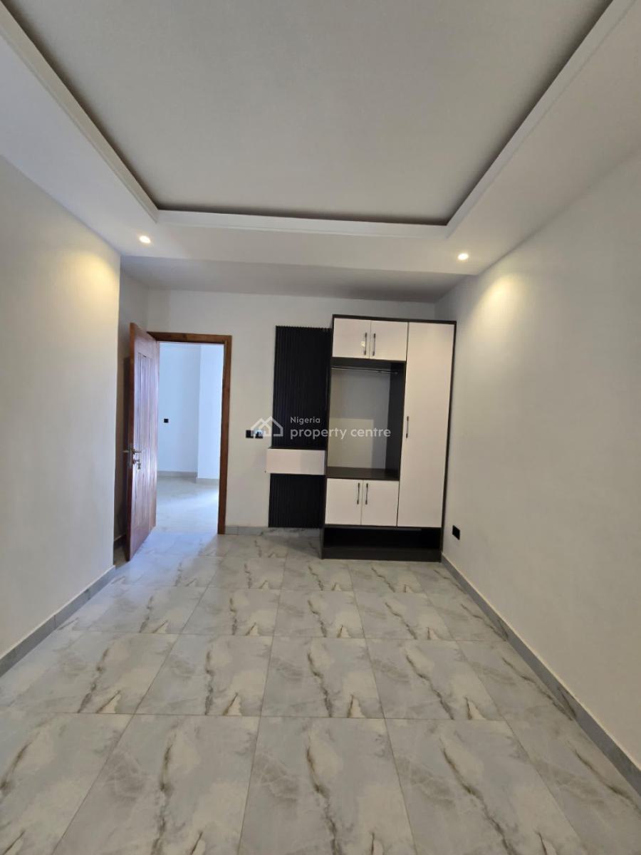 Stunning 2 Bedroom Maisonette with Pool & Gym., Lekki Phase 1, Lekki, Lagos, House for Sale