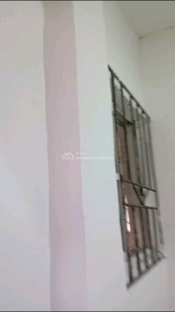 Executive Super Decent and Standard Upstairs Room Self Contain, Alagomeji, Yaba, Lagos, Self Contain (single Rooms) for Rent