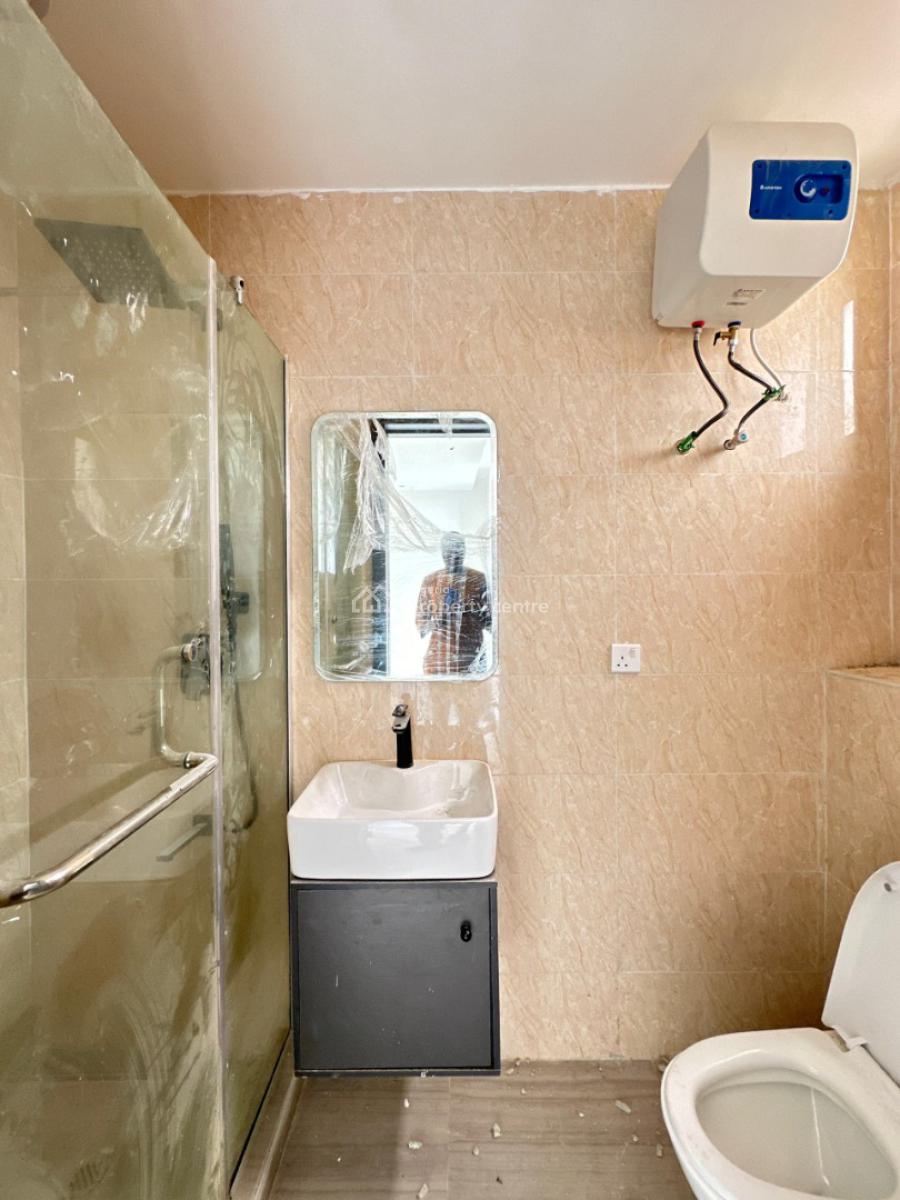 Spacious 2 Bedroom Apartment with Elevator, Pool and Gym., Lekki Phase 1, Lekki, Lagos, House for Sale