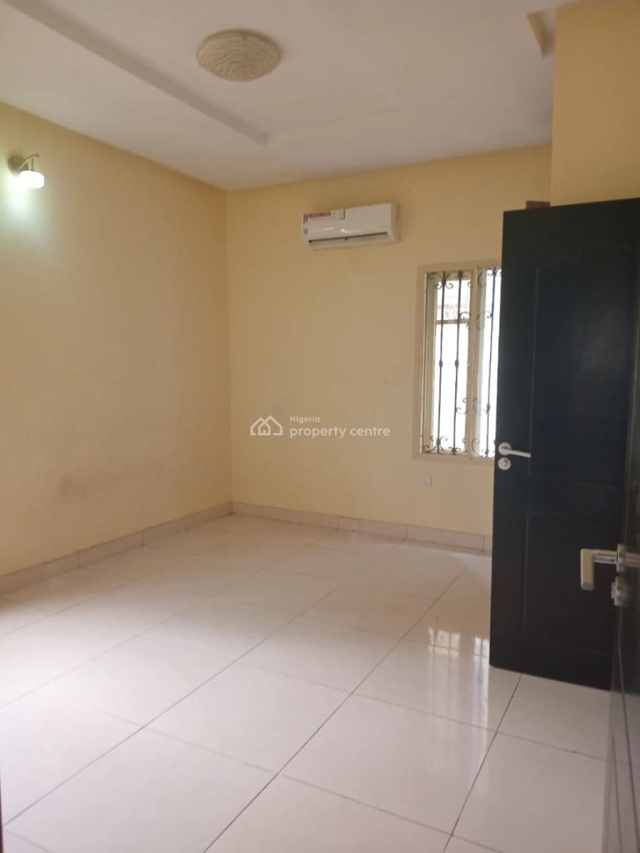 Spacious Serviced and Fully Fitted 2 Bedrooms Apartment with Acs, Off Admiralty Way, Lekki Phase 1, Lekki, Lagos, Flat / Apartment for Rent