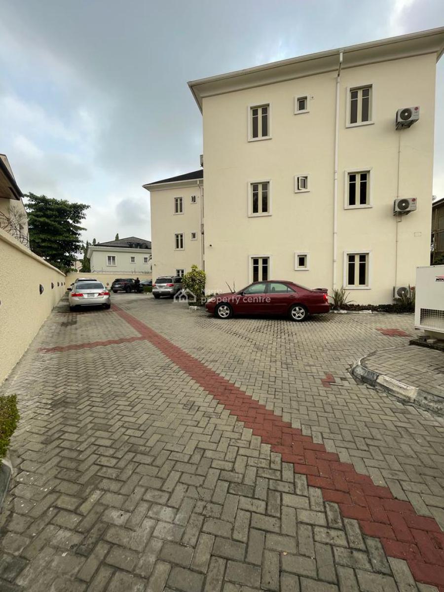 Spacious Serviced and Fully Fitted 2 Bedrooms Apartment with Acs, Off Admiralty Way, Lekki Phase 1, Lekki, Lagos, Flat / Apartment for Rent