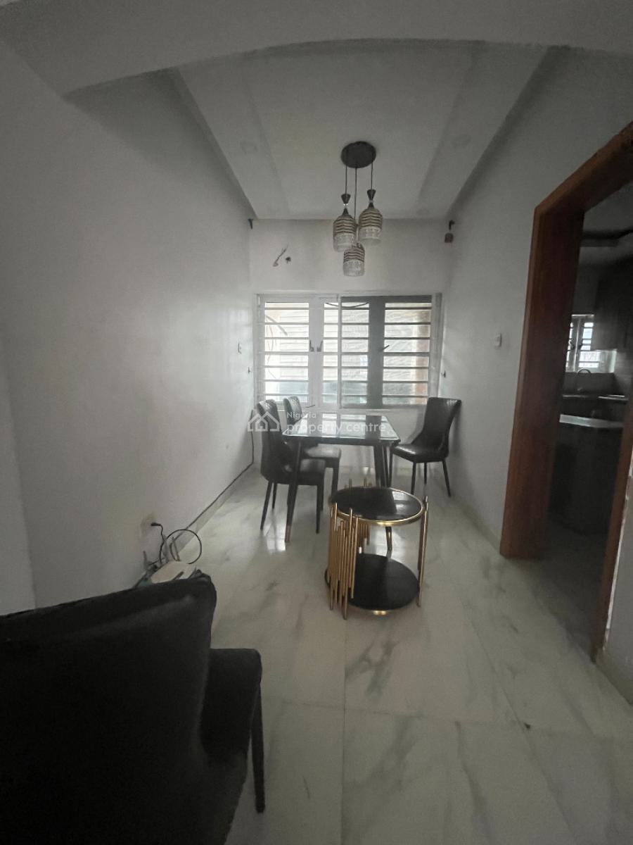 Well Maintained 2 Bedroom Flat, Orchid Road, Lekki, Lagos, Flat / Apartment for Rent
