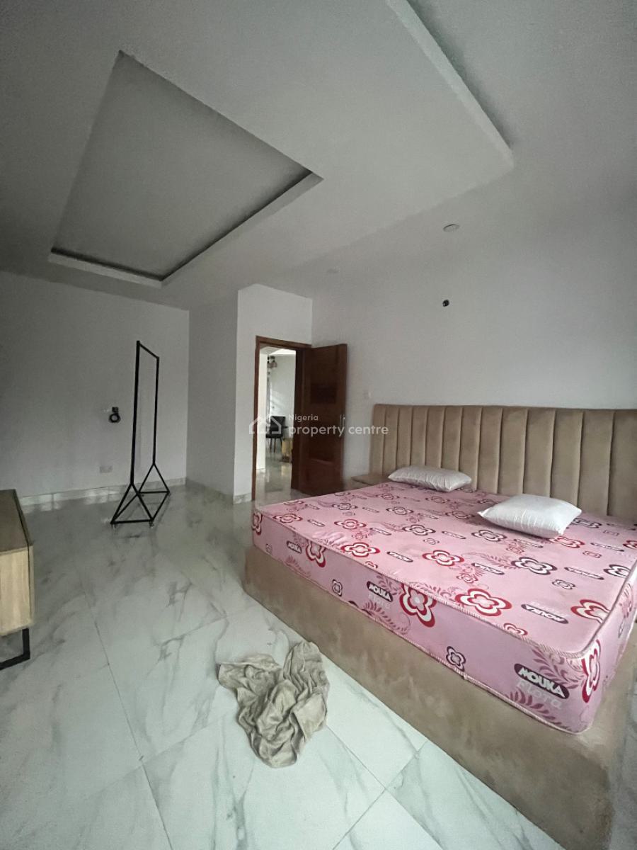 Well Maintained 2 Bedroom Flat, Orchid Road, Lekki, Lagos, Flat / Apartment for Rent