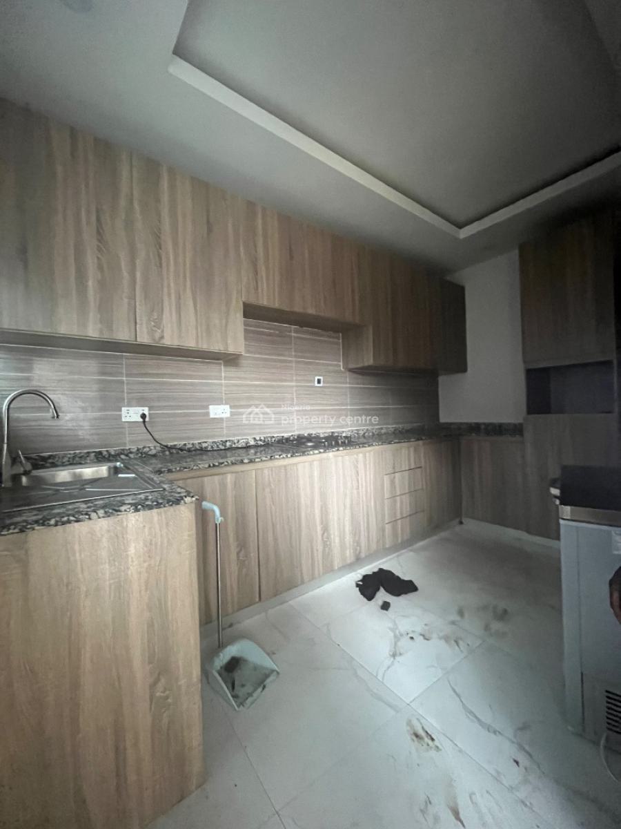 Well Maintained 2 Bedroom Flat, Orchid Road, Lekki, Lagos, Flat / Apartment for Rent
