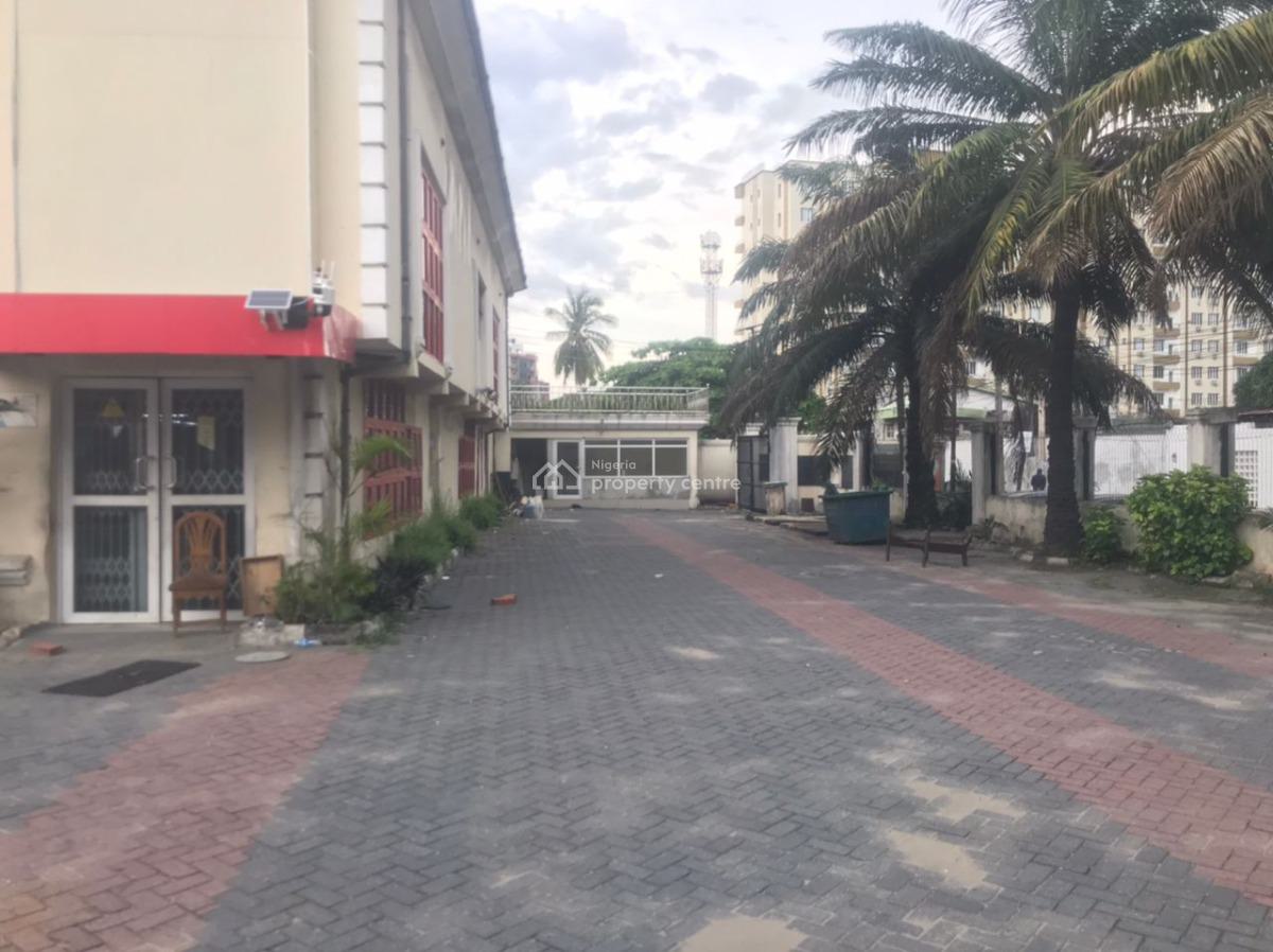 Spacious Commercial Property, Idowu Martins, Victoria Island (vi), Lagos, Commercial Property for Rent