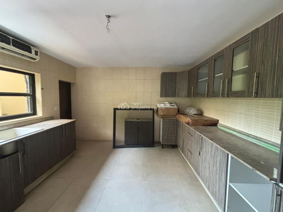 Fully Serviced 3 Bedroom Flat with Pool, Old Ikoyi, Ikoyi, Lagos, Flat / Apartment for Rent