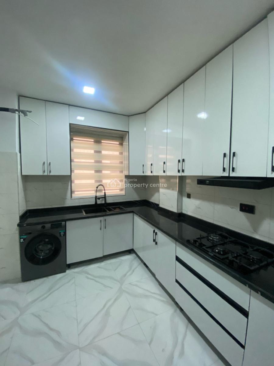 Luxurious 2 Bedroom Fully Furnished Apartment, Lekki Phase 1, Lekki, Lagos, Flat / Apartment for Sale
