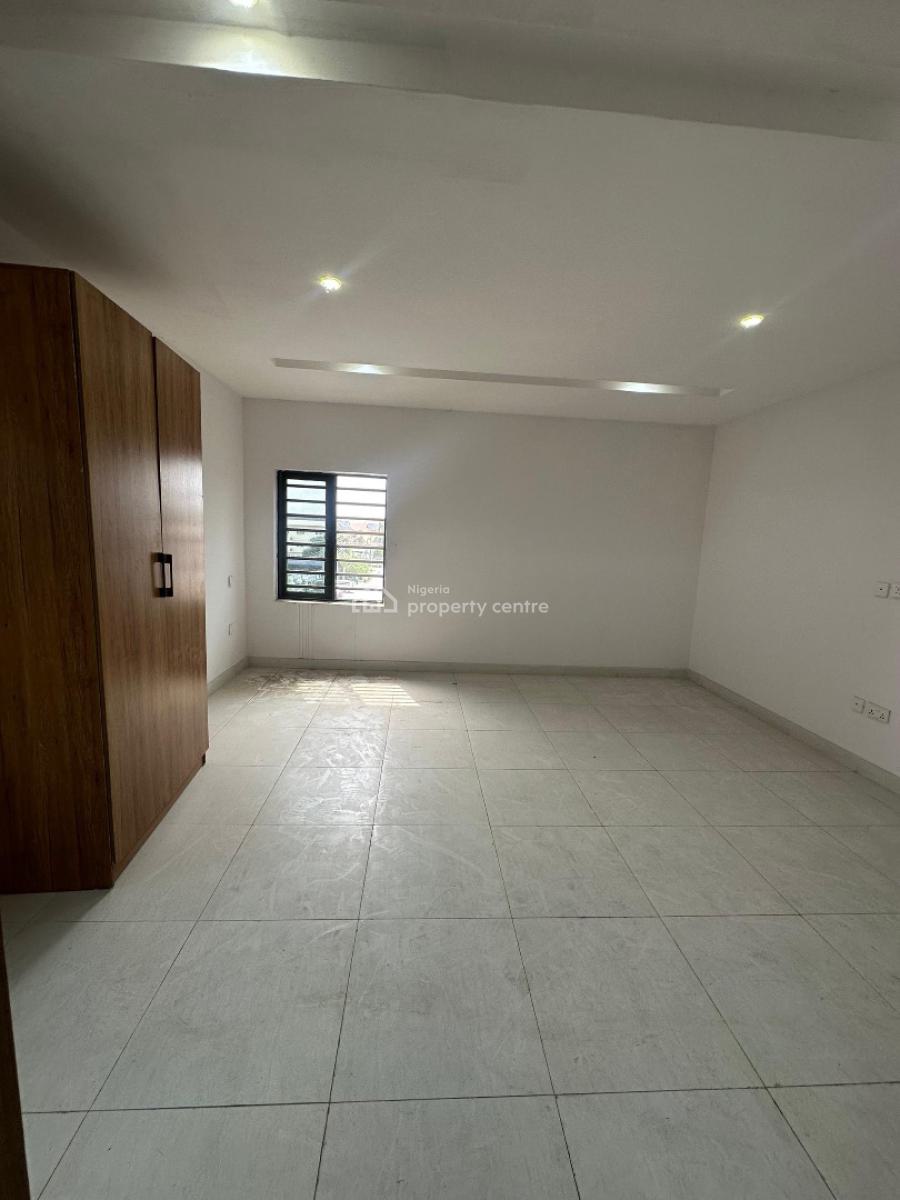 Fully Serviced 2-bedroom Apartment with Swimming Pool, Gym & Elevator, Lekki Phase 1, Lekki, Lagos, Block of Flats for Sale