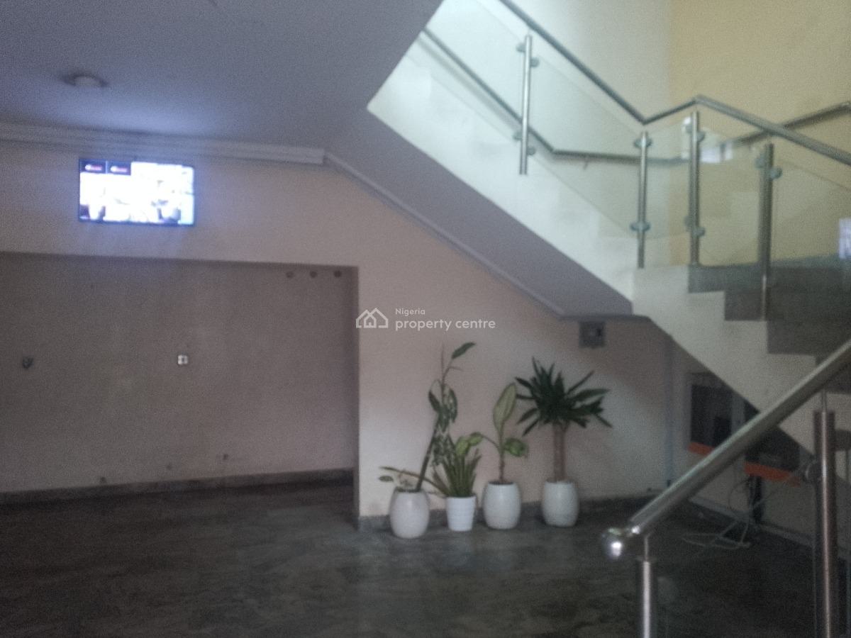 Well Maintained 3 Bedroom Apartment with Bq, Ikeja Gra, Ikeja, Lagos, Flat / Apartment for Rent