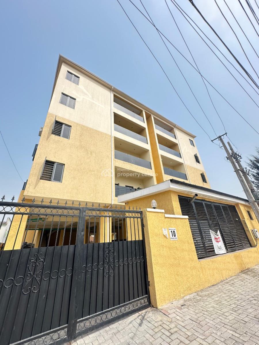 Affordable  2bedroom  Apartment Available with Gym , Swimming Pool &e, Lekki Phase 1, Lekki, Lagos, Flat / Apartment for Sale