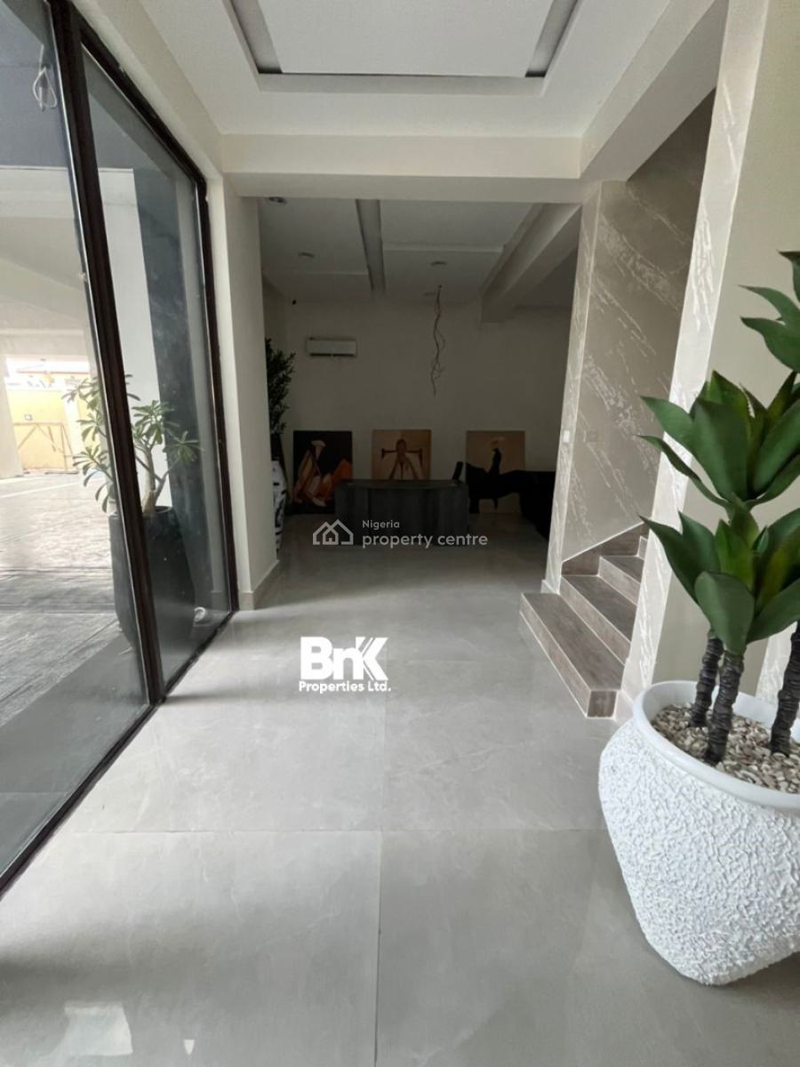 Modern 3-bedroom Apartment with Bq  in a Prime Locat, Lekki Phase 1, Lekki, Lagos, Flat / Apartment for Rent