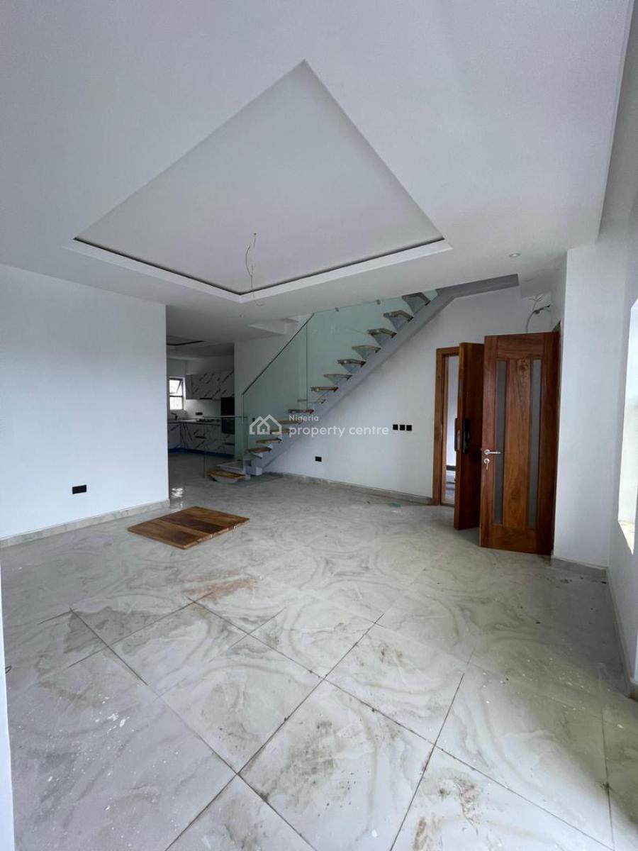 2 Bedroom Maisonette, Lekki Phase 1, Lekki, Lagos, House for Rent