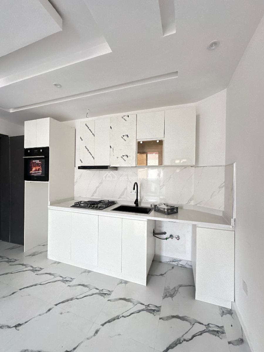 Refined 2-bedroom Apartment in The Heart, Lekki Phase 1, Lekki, Lagos, Flat / Apartment for Sale