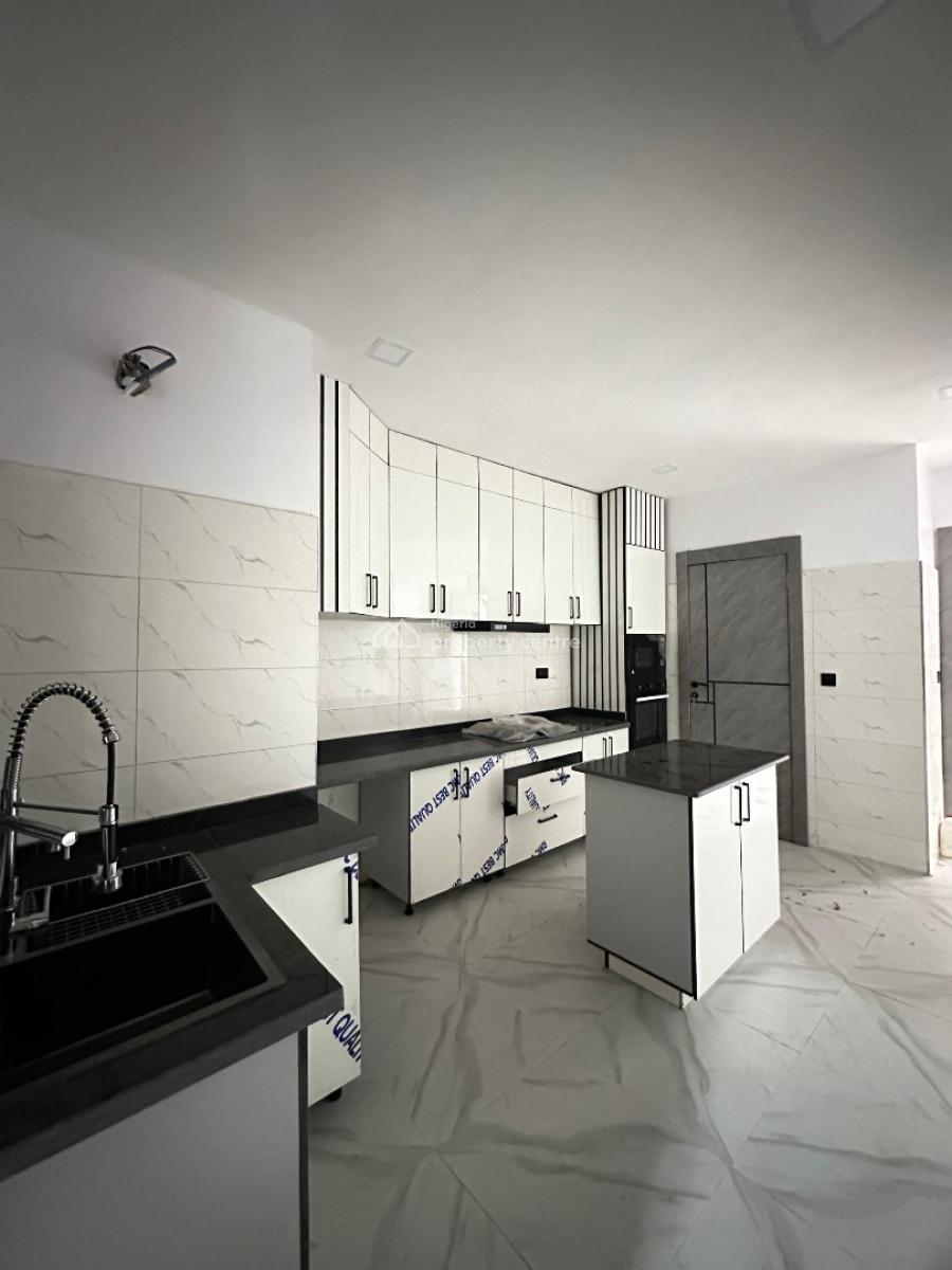 Stylish 3-bedroom Apartment with Bq, Lekki Phase 1, Lekki, Lagos, Flat / Apartment for Sale