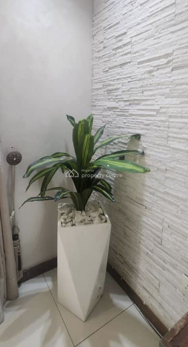 Luxury Fully Furnished and Spacious Mini Flat, Directly Facing The Admiralty Way, Lekki Phase 1, Lekki, Lagos, Mini Flat (room and Parlour) for Rent