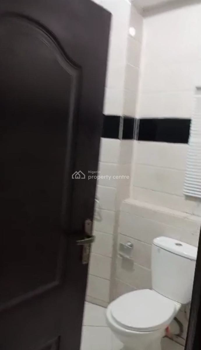 Spacious 2 Bedroom Apartment with Fitted Kitchen and Gym, Off Ajose Adeogun, Victoria Island (vi), Lagos, Flat / Apartment for Rent