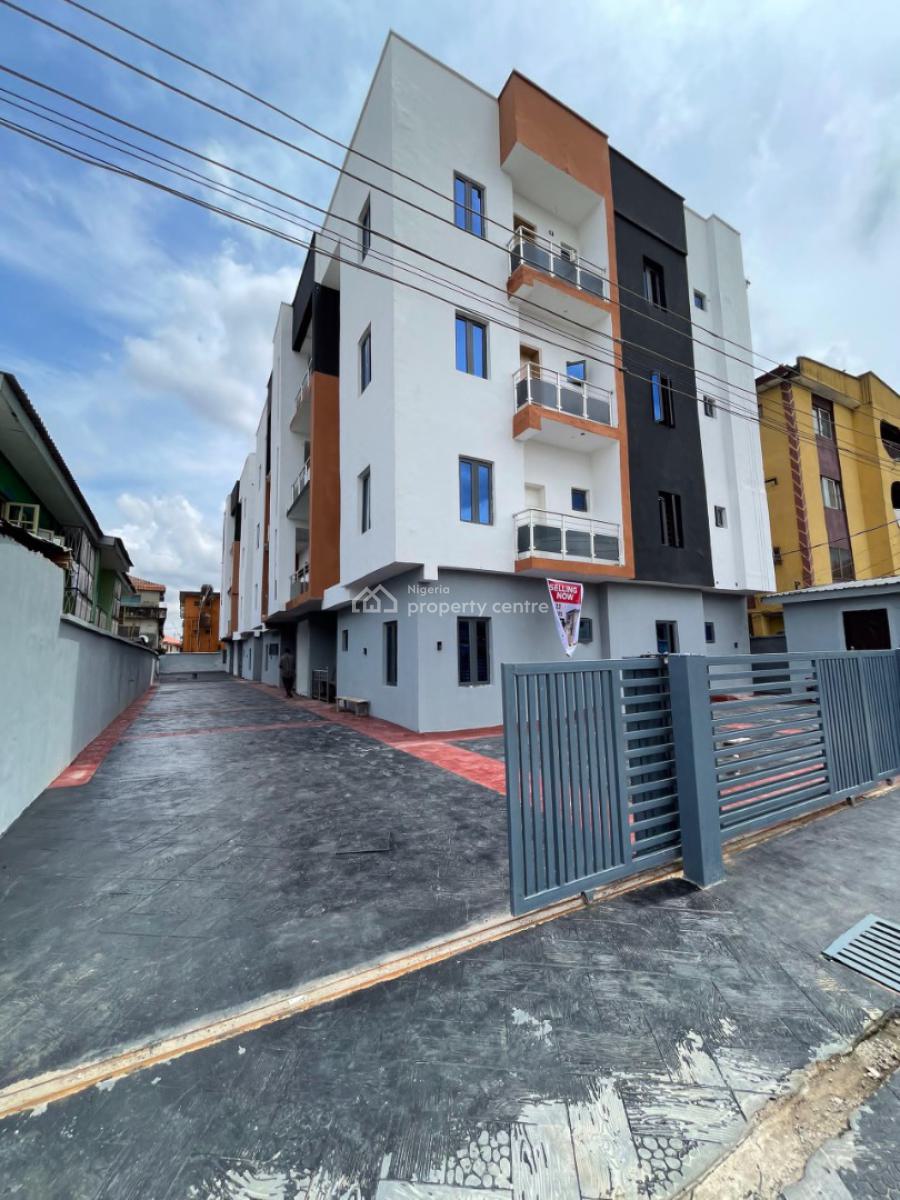 Own This Luxurious 3-bedroom Apartment, Surulere, Lagos, Flat / Apartment for Sale