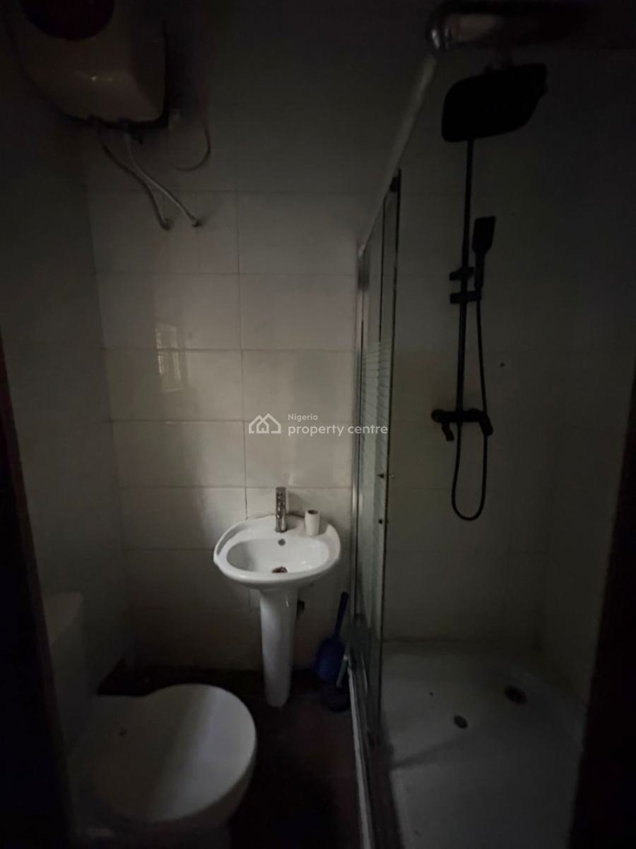 Clean and Spacious Bedroom in a Shared Apartment Duplex, Chevron, Lekki, Lagos, Self Contain (single Rooms) for Rent