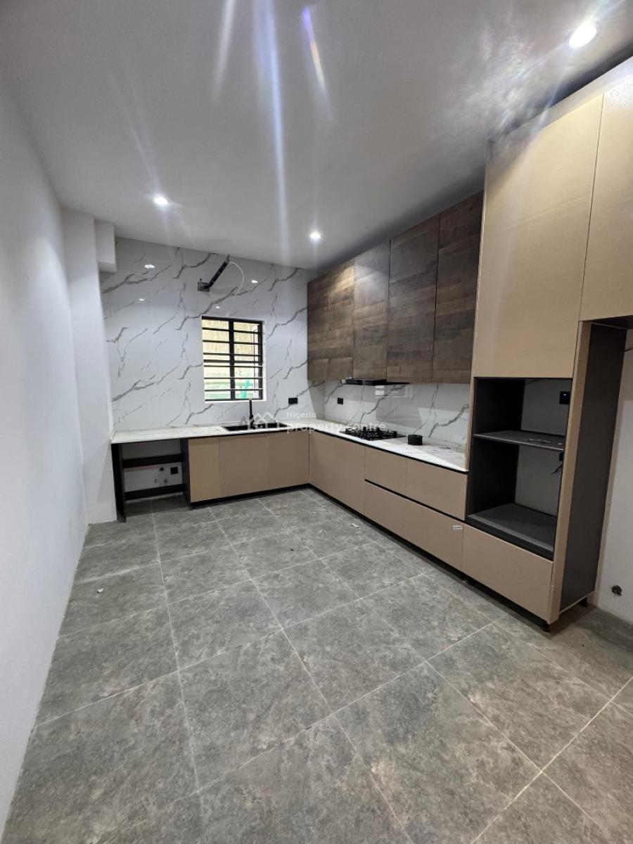 Fully Serviced 2 Bedrooms Apartment, Lekki Phase 1, Lekki, Lagos, Flat / Apartment for Sale