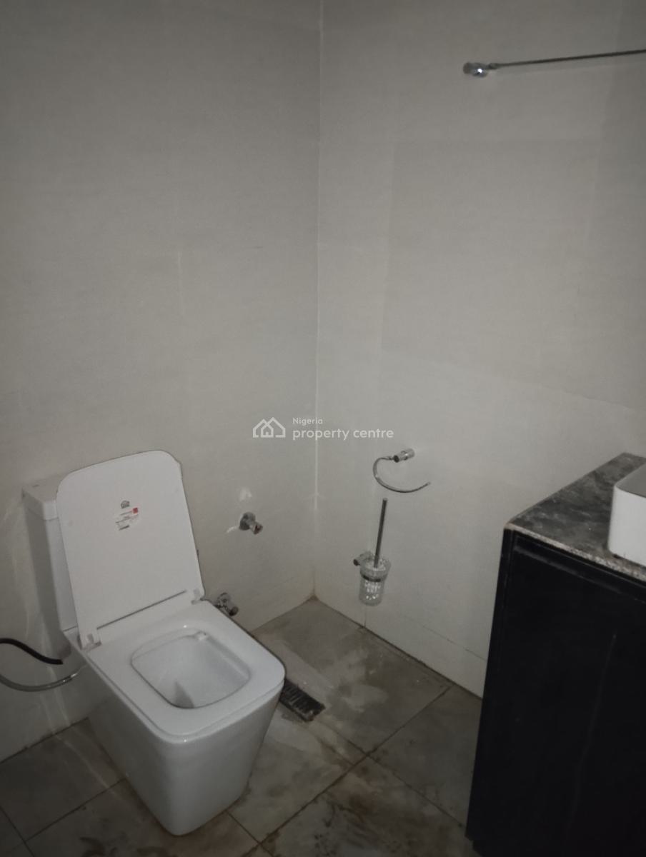 20 Rooms Functional Hotel, Dehinde Paulson Crescent, Mabushi, Abuja, Hotel / Guest House for Rent