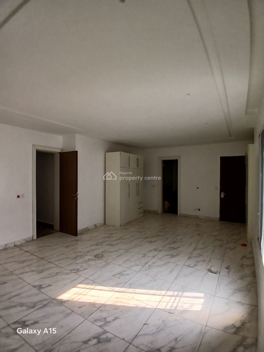 Spacious 4 Beds Semi Detached Terrace on Its Own Compound + Bq & 2 Living Room, Guzape District, Abuja, Terraced Duplex for Rent