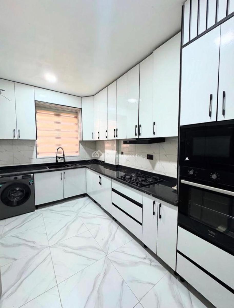 Luxury 2 Bedroom Apartment with Elevator, Lekki Phase 1, Lekki, Lagos, Block of Flats for Sale