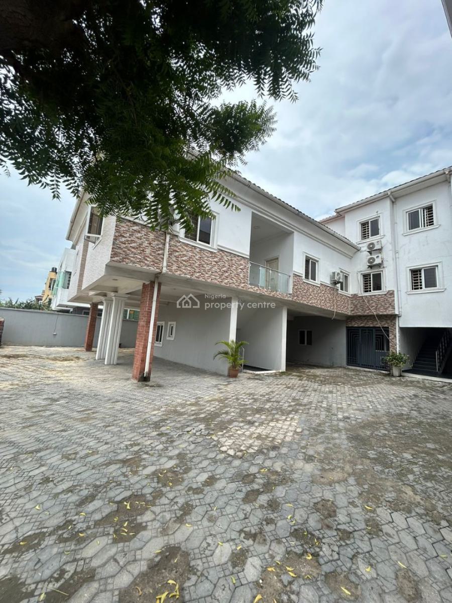 Spacious 2 Bedroom Apartment, Lekki Phase 1, Lekki, Lagos, Flat / Apartment for Rent