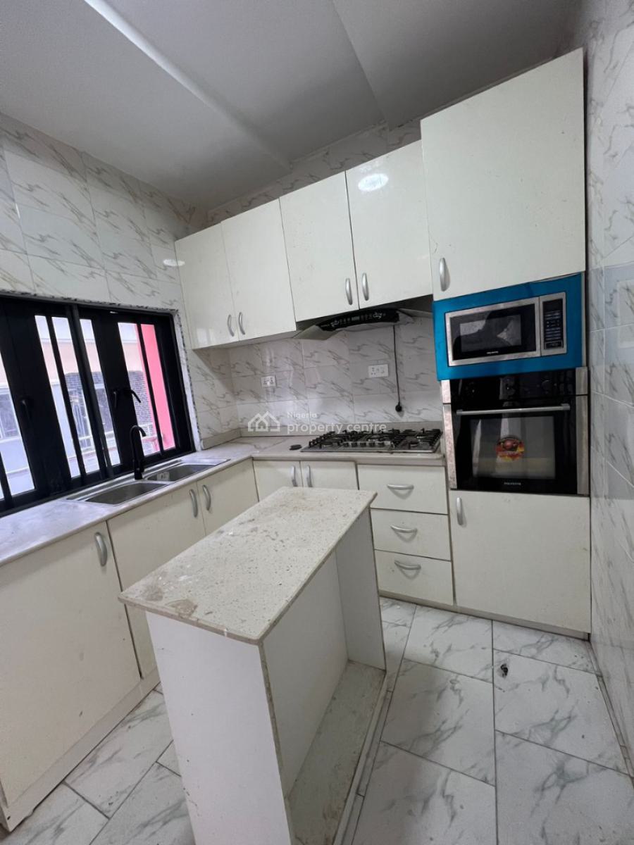 Serviced Spacious 2 Bedroom Apartment with Double Balconies, Ilasan, Lekki, Lagos, Flat / Apartment for Rent