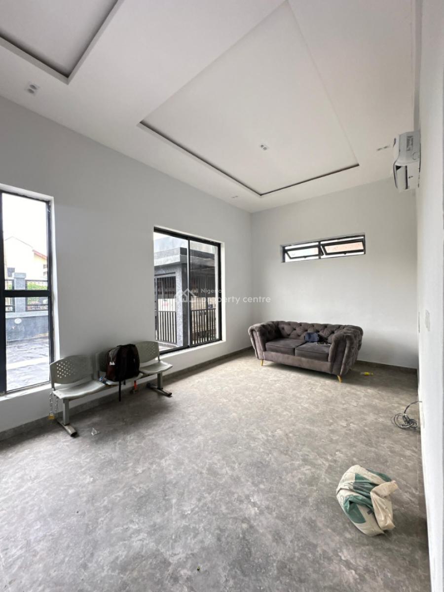 Chic 2 Bedroom Apartment with Elevator,pool&gym in a Secured Location, Lekki Phase 1, Lekki, Lagos, Flat / Apartment for Sale