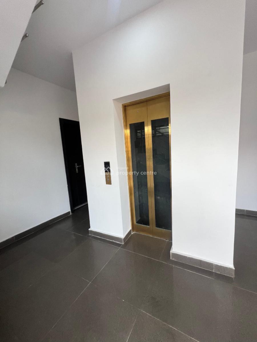 Very Serene 2 Bedroom Apartment with Elevator, Lekki Phase 1, Lekki, Lagos, Flat / Apartment for Sale