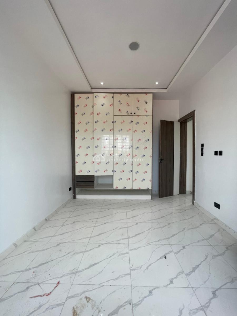 Beautiful 3 Bedroom Apartment with Pool & Elevator with Elite Feature, Lekki Phase 1, Lekki, Lagos, Flat / Apartment for Sale