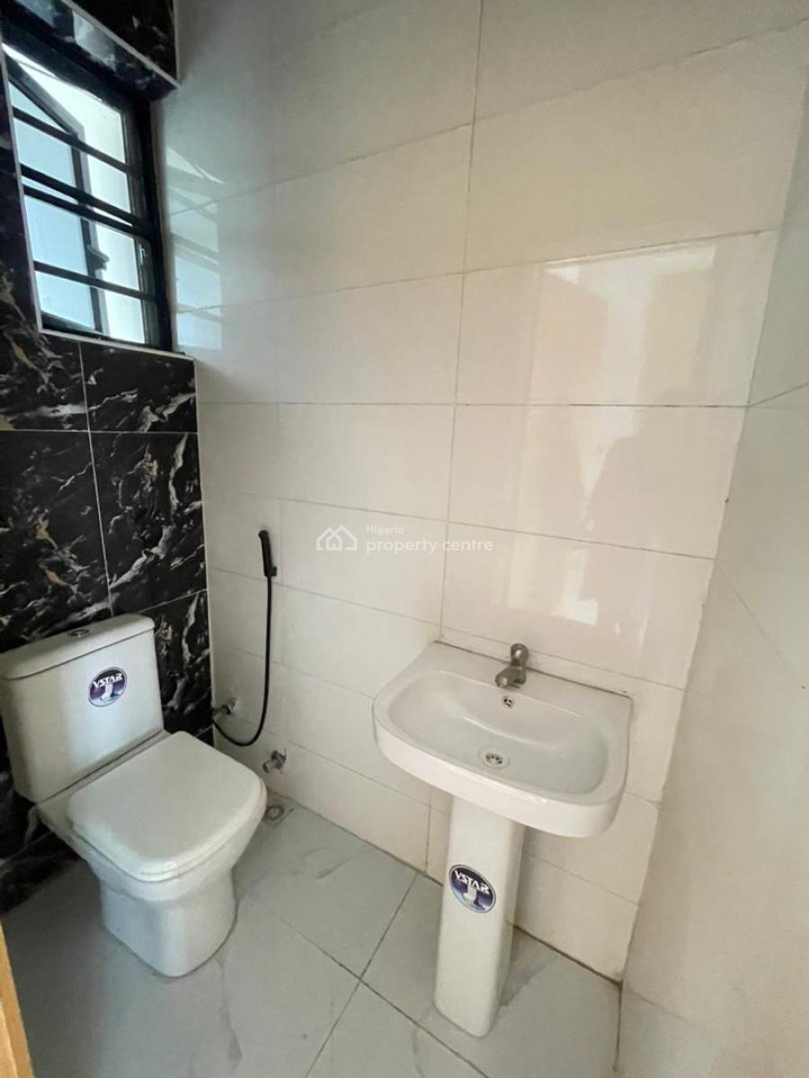 Exclusive One Bedroom Apartment Located in a Gated Estate, Pentagon Apartment Orchid Road, Lekki Expressway, Lekki, Lagos, House for Sale